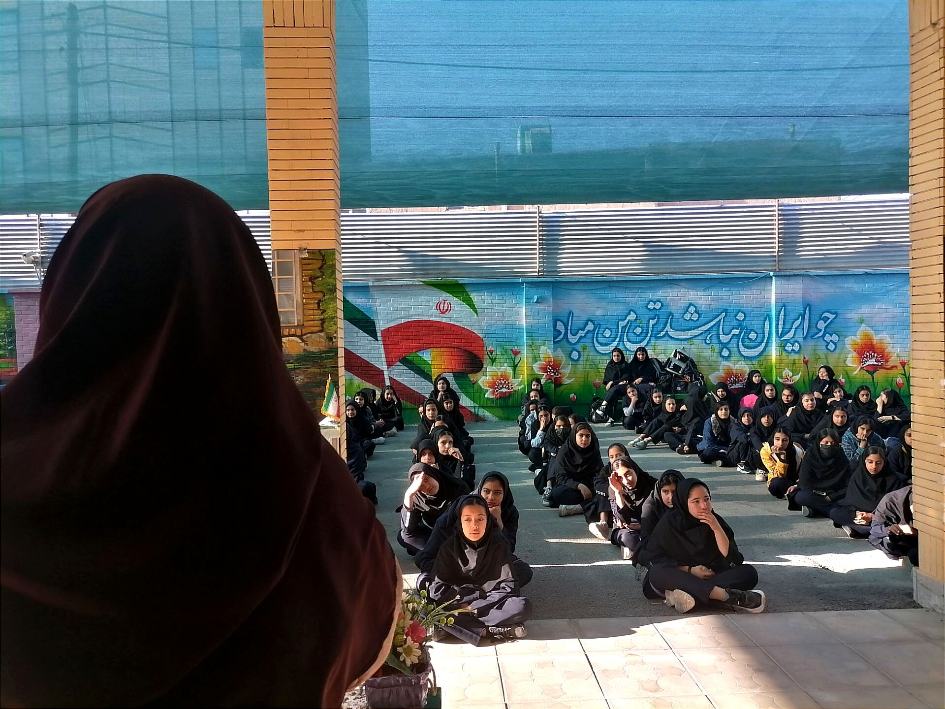 ویژه برنامه هفته بهداشت روان در دبیرستان فیاض کاشمر