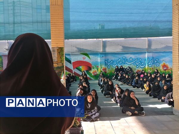 ویژه برنامه هفته بهداشت روان در دبیرستان فیاض کاشمر