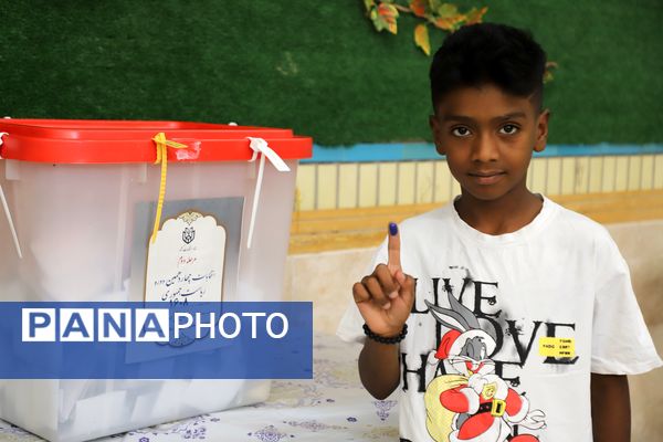 حضور پر شور مردم مشهد در چهاردهمین دوره انتخابات ریاست‌جمهوری 