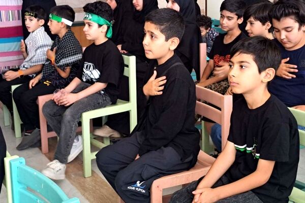 عزاداری کودکان عاشورایی در کانون پرورش فکری مرکز پردیسان قم