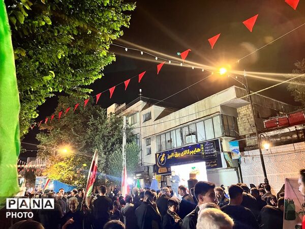 حضور باشکوه دانش اموزان و فرهنگیان در برنامه احلی من العسل