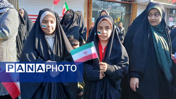 حضور پر شور مردم ساوه در یوم الله ۲۲ بهمن