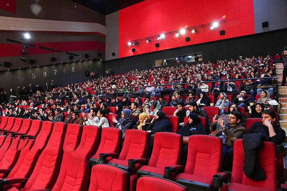 شب اکران 100 هزار نفری در سینمای کشور