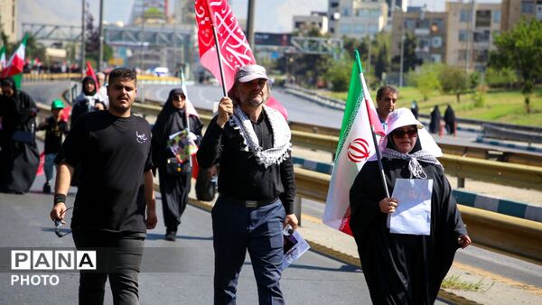 وداع حماسی ملت با پیکر مطهر پیشوای انقلاب اسلامی