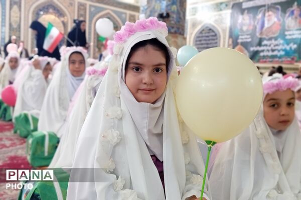 دختران نور در جشن بندگی