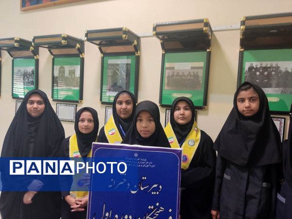 هفته کتاب خوانی در آرامگاه شهید مدرس