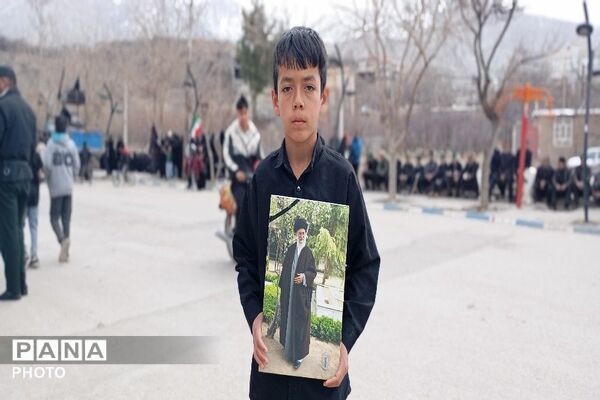 حضورخودجوش مردم سادات شهر بار به مناسبت شهادت حضرت آیت الله خامنه ای 