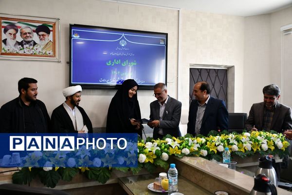 نشست شورای آموزش و پرورش مه ولات