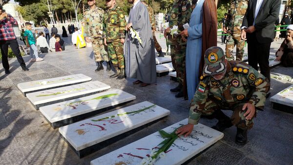 مراسم اولین سالگرد شهادت  سید حسن نصرالله، شهید حاج عباس نیلفروشان و سید هاشم صفی الدین در گلستان شهدا اصفهان 