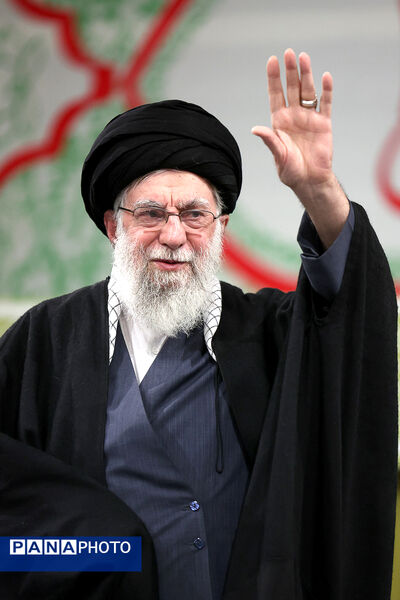 دیدار اقشار مردم با رهبر انقلاب به مناسبت چهل‌وهفتمین سالگرد پیروزی انقلاب اسلامی