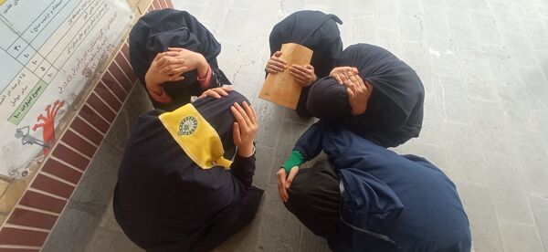 مانور سراسری زلزله و ایمنی در دبیرستان گلشن آزادی 