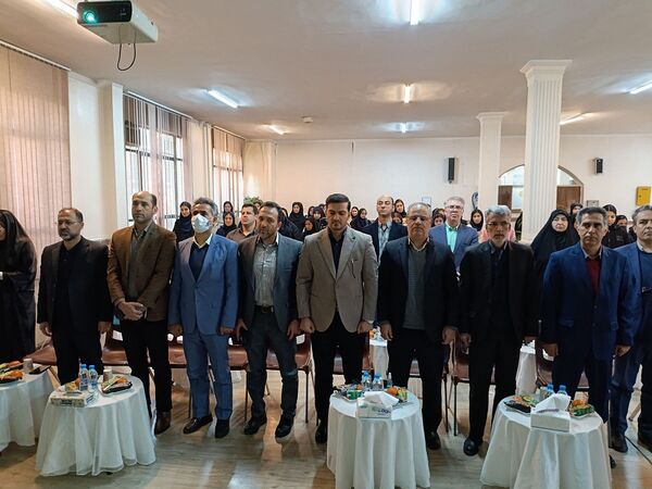 آیین افتتاحیه هفته پژوهش در دبیرستان فاطمه الزهرا(س) ناحیه سه کرج
