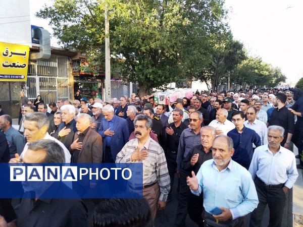 تشییع و خاکسپاری پیکر مطهر جانباز حاج احمد خدادادی در کاشمر 