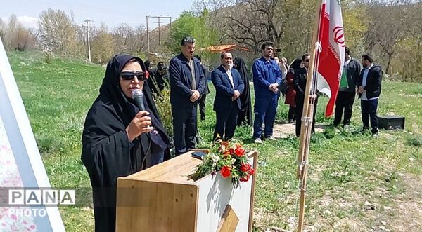 غرس ۲۰۰ نهال در پویش کاشت نهال امید شهرستان شیروان 