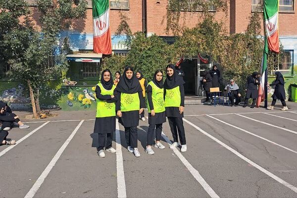 هنرنمایی دانش‌آموزان در رشته‌های ورزشی به‌مناسبت هفته تربیت‌بدنی در ناحیه 2 شهرری 