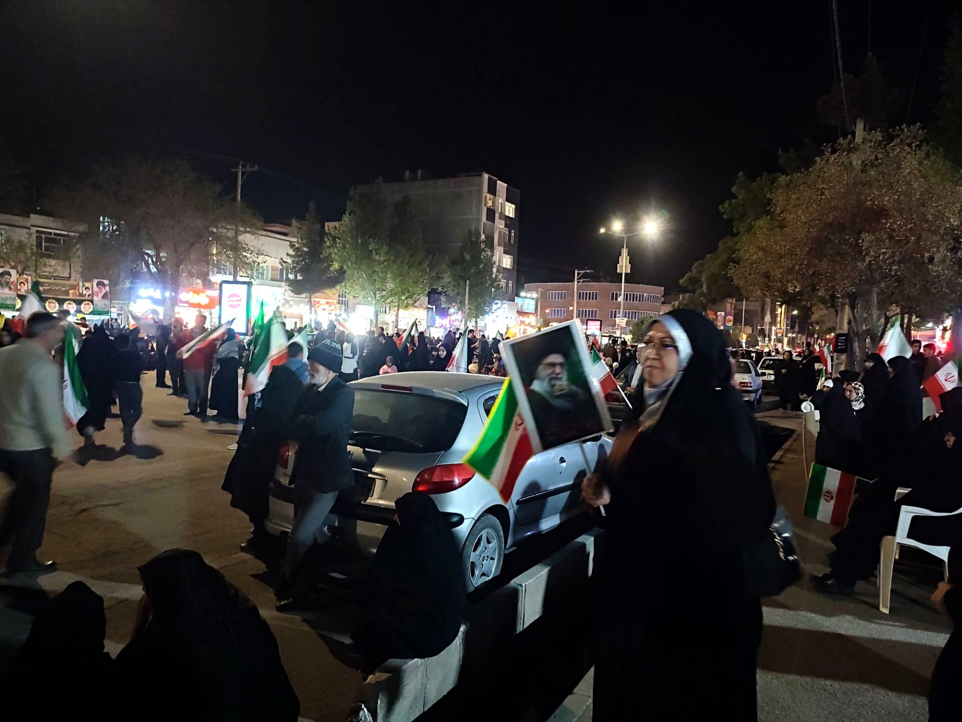 خیابان ها خالی نمی شوند