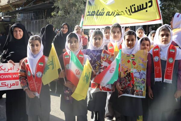 فریاد مرگ بر آمریکا در کوهدشت ؛ حماسه حضور دانش آموزان در سیزده آبان