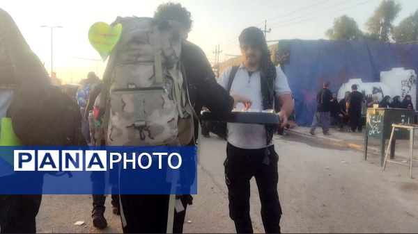 پیاده روی پرشور اربعین حسینی از جاده نجف تا کربلا