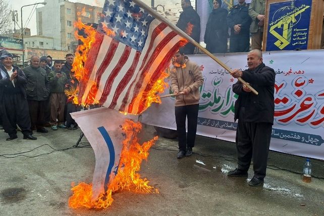 شکوه حضور مردم بانه در راهپیمایی 22 بهمن