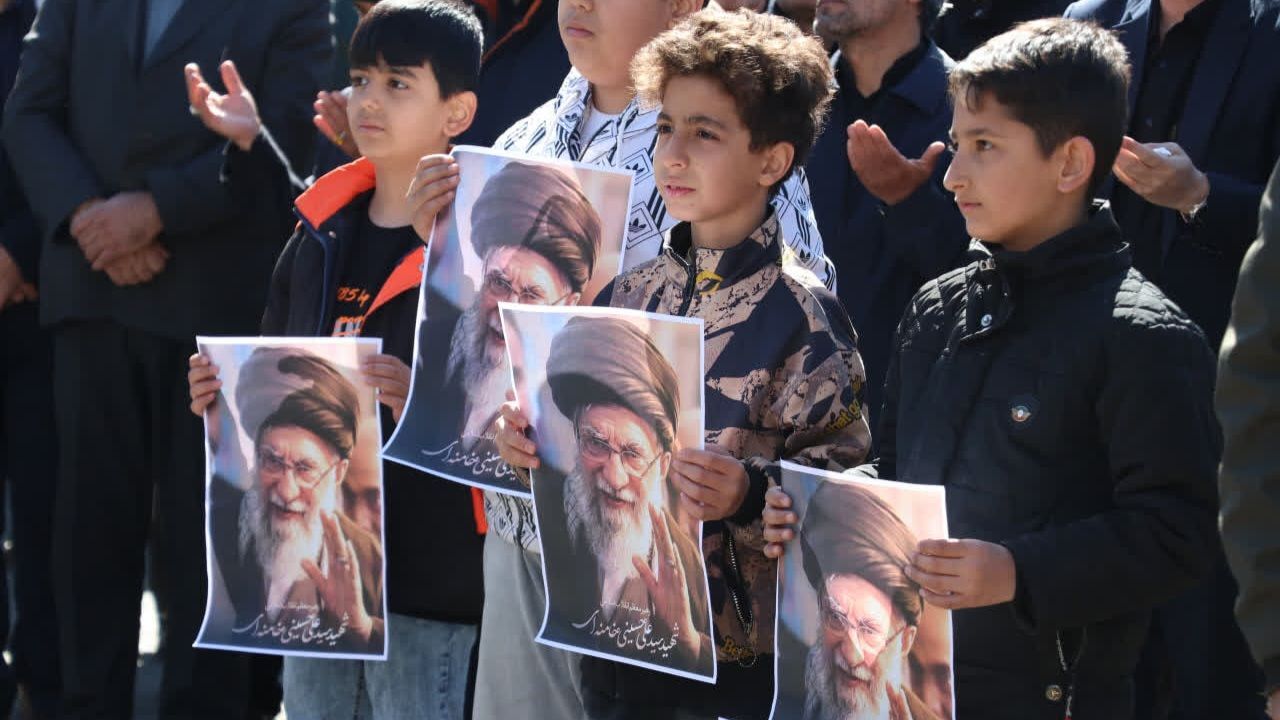 سوگواری مردم نظرآباد در غم فقدان رهبر فرزانه انقلاب 