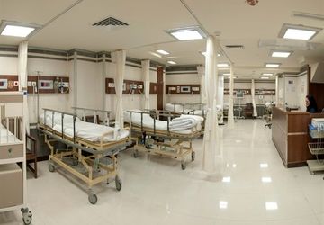 بازدید خبرنگاران خبرگزاری پانا از پزشکان و پرستاران بیمارستان قائم شهرستان فیروزآباد