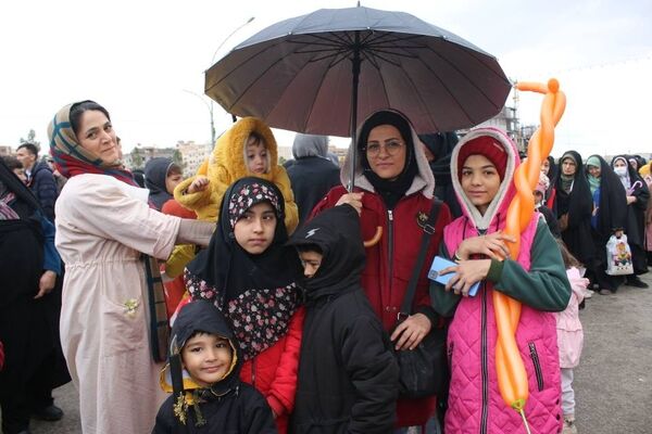 شادپیمایی خانوادگی جشن نیمه شعبان در قم