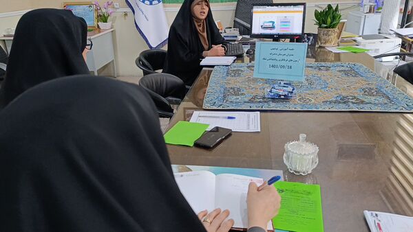 جلسه توجیهی مدیران هنرستان دخترانه با موضوع آزمون غربالگردی
