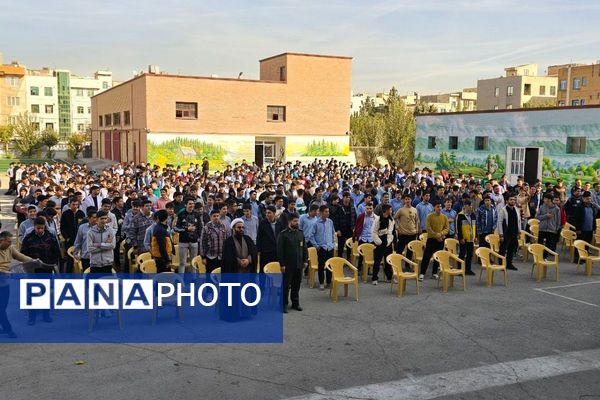 هنرستان موفقیان اسلامشهر میزبان آیین یادواره شهدا با حضور جمعی از مسئولان بود