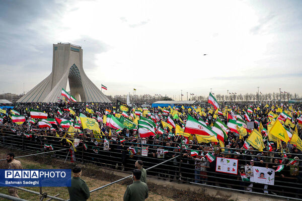 سخنرانی رئیس جمهور در جمع راهپیمایان ۲۲ بهمن