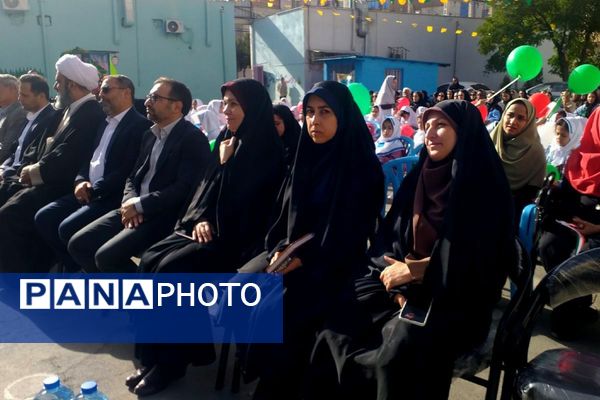 جشن شکوفه‌ها در آستانه سال تحصیلی جدید در مدارس ملارد برگزار شد