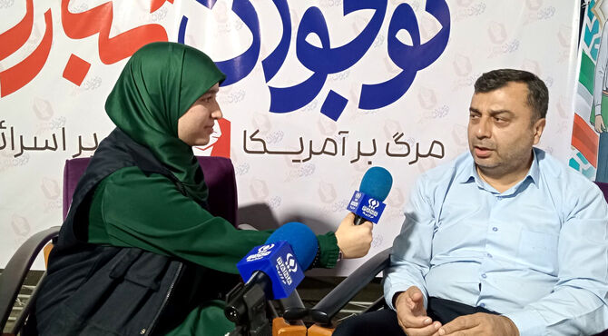 گفت‌وگوی دانش‌آموزخبرنگاران پانا در حاشیه مواکب نوجوان مبارز 