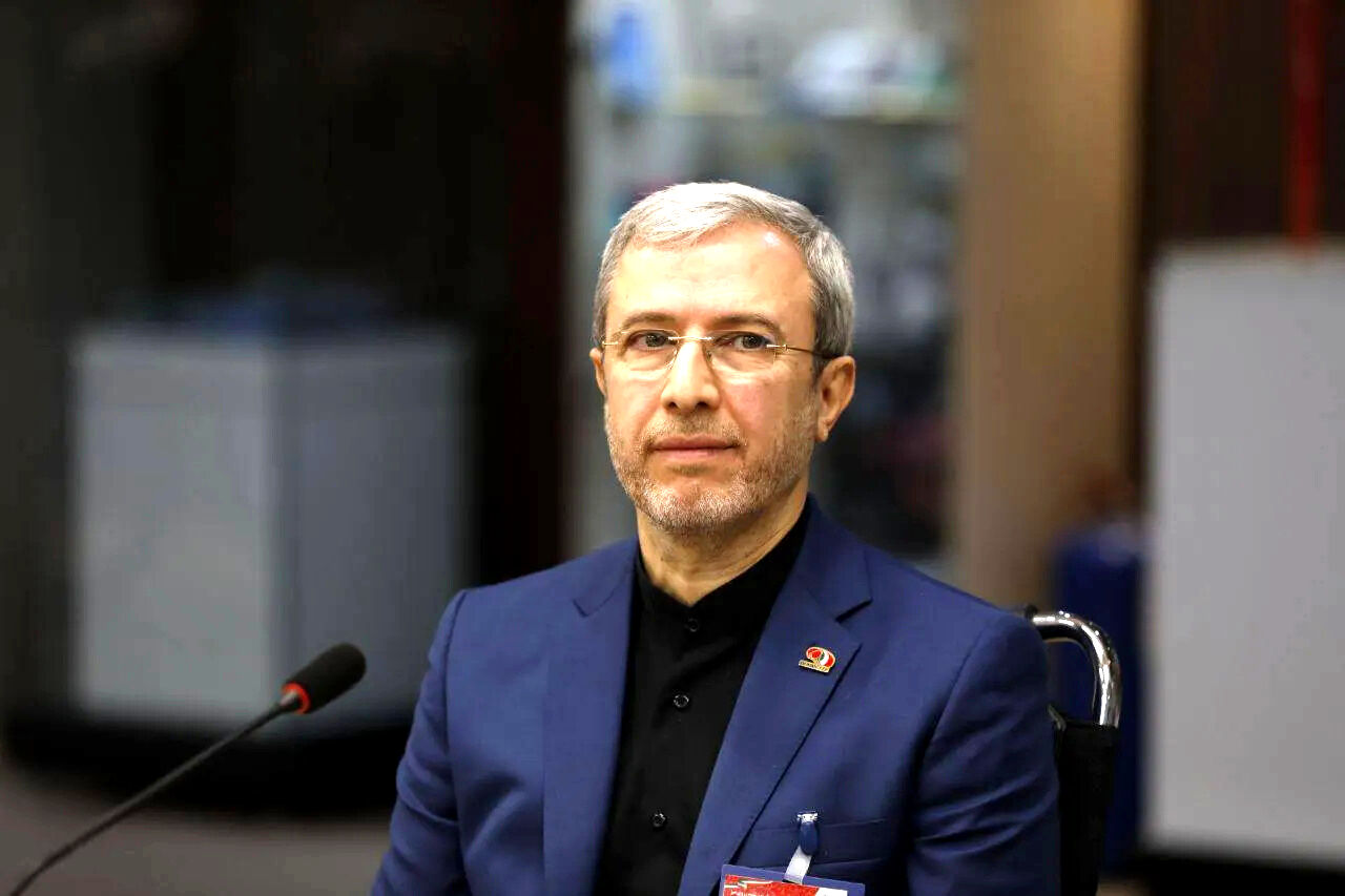 منویات قائد شهید امت نصب العین جامعه ورزش برای ساختن ورزش قوی برای ایران قوی