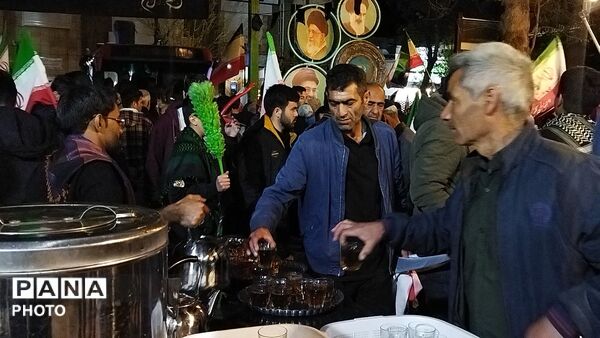 چایخانه حضرت فاطمه زهرا در سی و یکمین شب از اجتماعات مردمی 