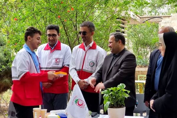 ایثار نیروهای هلال‌احمر در روزهای سخت جنگ هرگز فراموش نمی‌شود