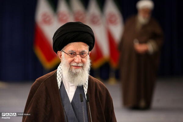 حضرت آیت‌الله العظمی شهید سیدعلی حسینی خامنه‌ای