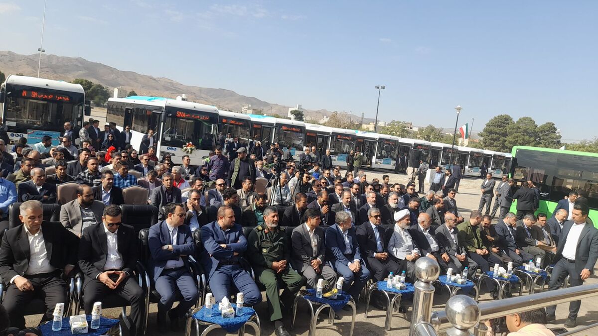 آیین بهره‌برداری از ۳۵ دستگاه اتوبوس جدید در مشهد