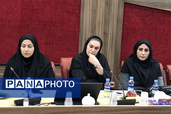 مراسم تقدیر از سفیران مدرسه سازی در اداره کل آموزش و پرورش شهرستانهای استان تهران 