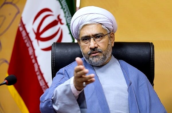 دین و شناخت نسبت به یکدیگر از عناصر خوشبختی در خانواده است