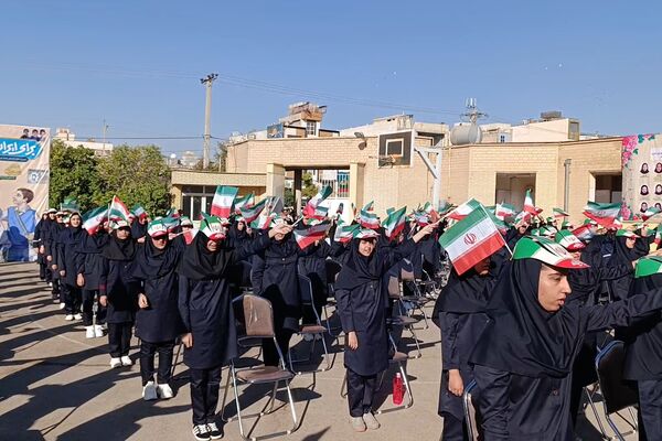 آیین استانی زنگ مهر در دبیرستان راضیه شیراز‌ 