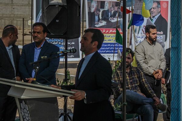 آیین خشت گذاری سه مدرسه ۱۵ کلاسه در کهریزک
