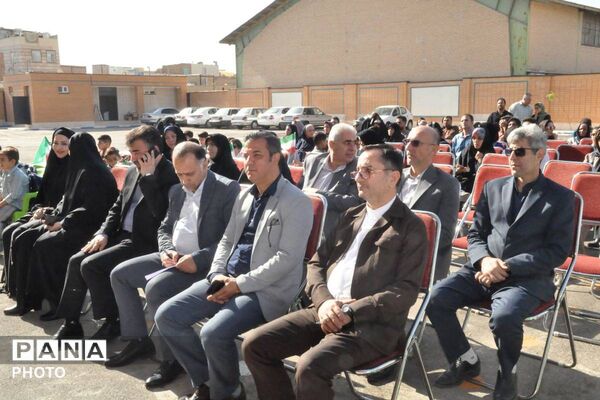  استقبال ورامین از شکوفه‌های دانش‌آموزی 