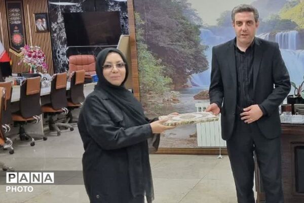 تقدیم قدردانی شهردار نسیم‌شهر از برگزیدگان پویش عکاسی «دلدادگان»