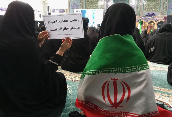 همایش مدافعان حریم خانواده در لردگان 