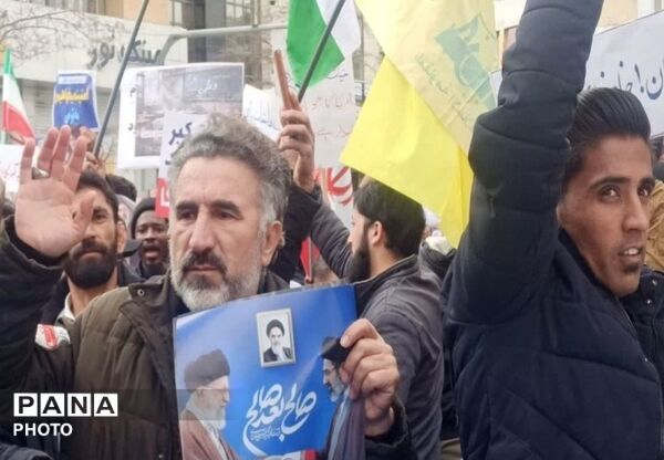 تصاویر حضور مهاجران مسلمان در مشهد؛ همبستگی با ملت ایران در سوگ امام خامنه‌ای (ره)