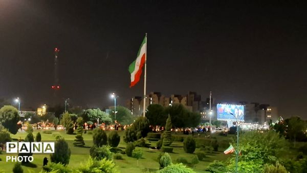موج هفتادو چهارمین حضور پر شور مردم یزد در میدان