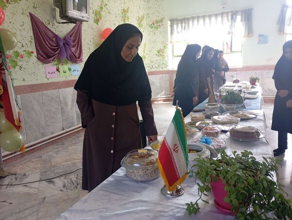 جشنواره غذا دبیرستان شهید تاجی(فضلیت)
