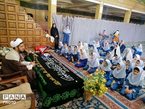 محفل انس با قرآن و اقامه نماز جماعت در سومین روز ماه مبارک رمضان 