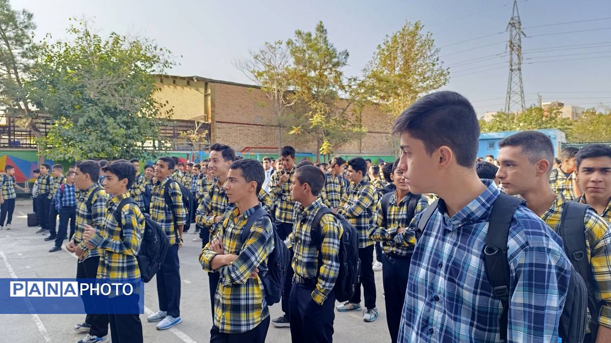 شروع سال تحصیلی در دبیرستان متوسطه اول عبدالحسین قفلی