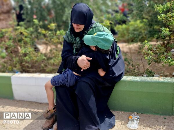 وداع پرشور نوجوانان با آقای شهید ایران 