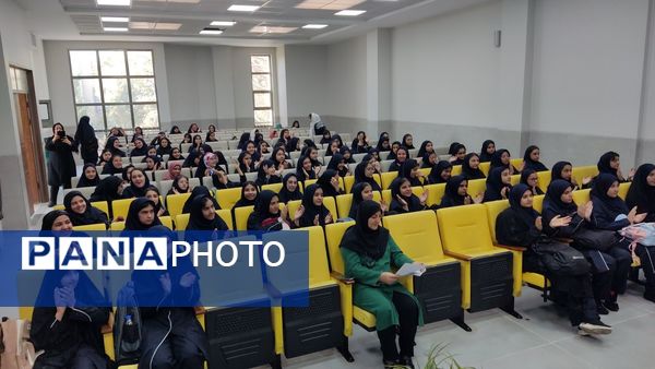  جشن جوانه ها در دبیرستان رحمت ناحیه ۲ اصفهان 